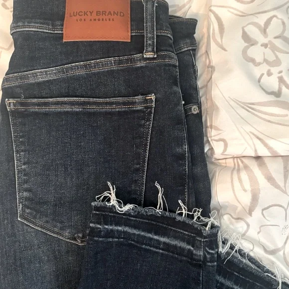 Lucky Brand Mid Rise Skinny Ava Jeans Raw Hem Size 14 - Picture 2 of 11
